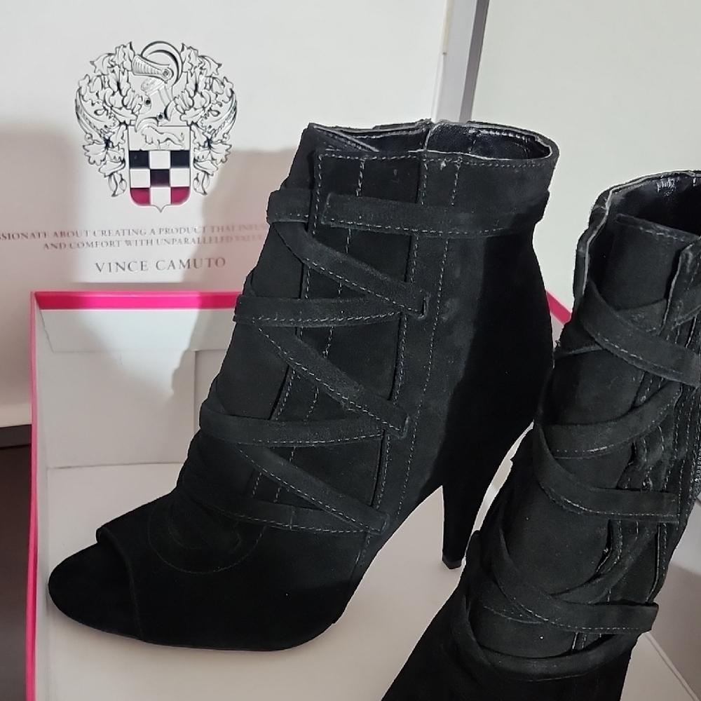 Vince Camuto Black Heeled Boots Sleek and Stylish